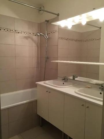 Appartement à louer 4 pièces 82.34m²