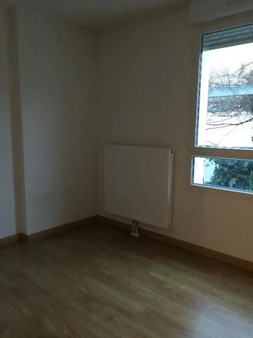 Appartement à louer 4 pièces 82.34m²