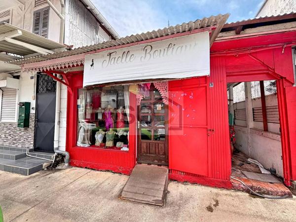 Local commercial cœur historique de Cayenne — quartier en damier