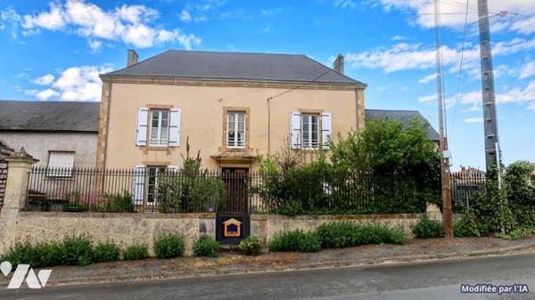 ANTIGNY, MAISON DE CARACTERE AVEC HUIT CHAMBRES.