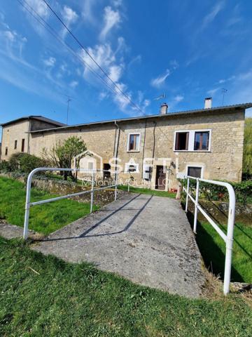 Spacieuse Maison Familiale de 300 m² édifiée sur un terrain arboré de 4025 m² longeant un pztit ruisseau