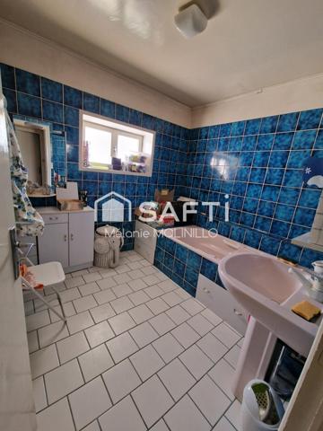 Spacieuse Maison Familiale de 300 m² édifiée sur un terrain arboré de 4025 m² longeant un pztit ruisseau