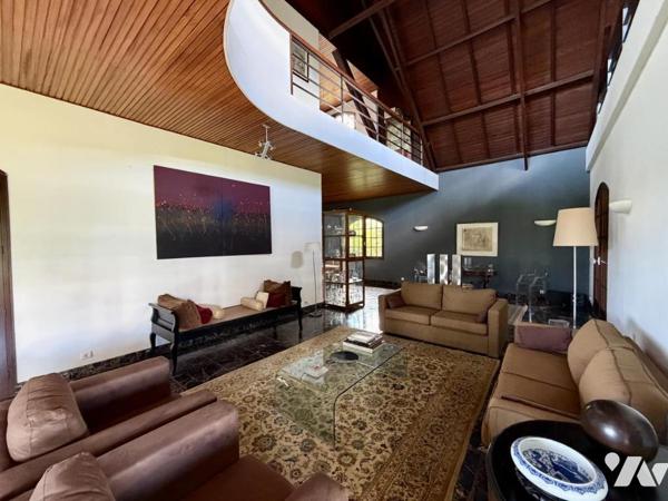 STE MARIE DUPARC TERRAIN A BATIR DE PLUS DE 10 000m² 