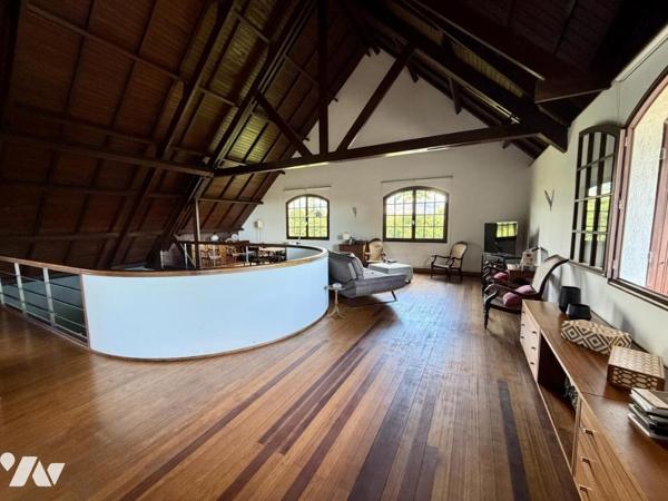 STE MARIE DUPARC TERRAIN A BATIR DE PLUS DE 10 000m² 