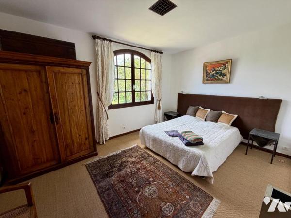 STE MARIE DUPARC TERRAIN A BATIR DE PLUS DE 10 000m² 