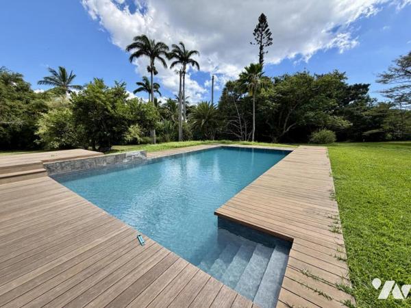 STE MARIE DUPARC TERRAIN A BATIR DE PLUS DE 10 000m² 