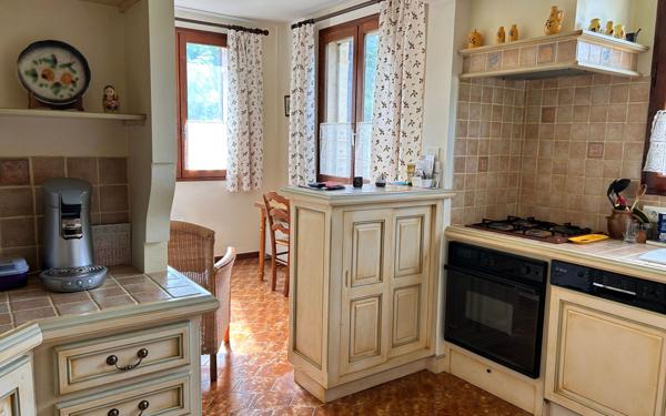 Maison à vendre    6 pièces •  Mollans-sur-Ouvèze