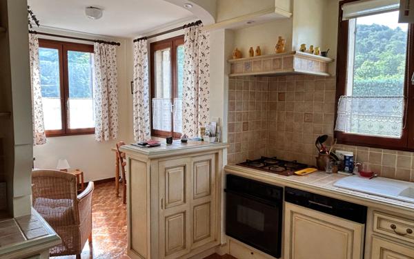 Maison à vendre    6 pièces •  Mollans-sur-Ouvèze