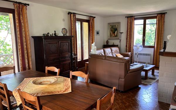 Maison à vendre    6 pièces •  Mollans-sur-Ouvèze