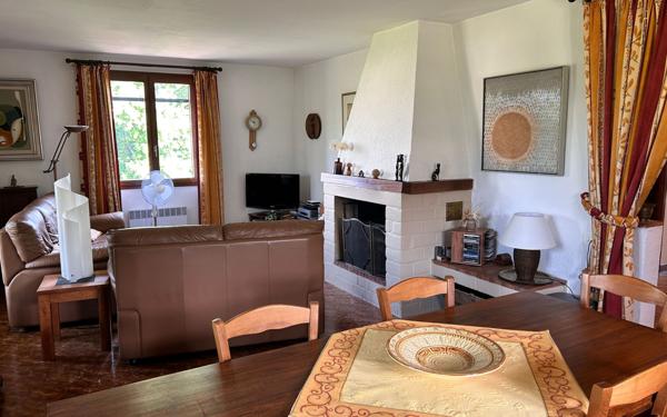 Maison à vendre    6 pièces •  Mollans-sur-Ouvèze