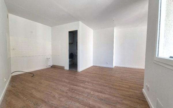 Appartement à vendre    1 pièce • 27,61 m2 Ivry-sur-Seine