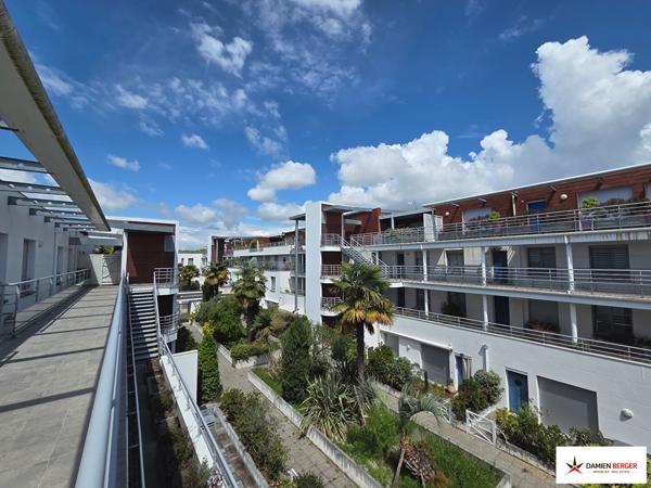 La Ville en Bois - Grand appartement T3 en dernier étage. La rochelle