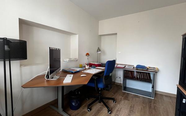 Appartement à vendre    6 pièces • 297,79 m2 Limoges