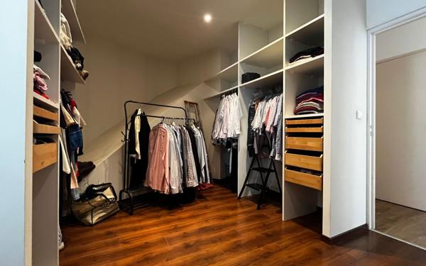 Appartement à vendre    6 pièces • 297,79 m2 Limoges