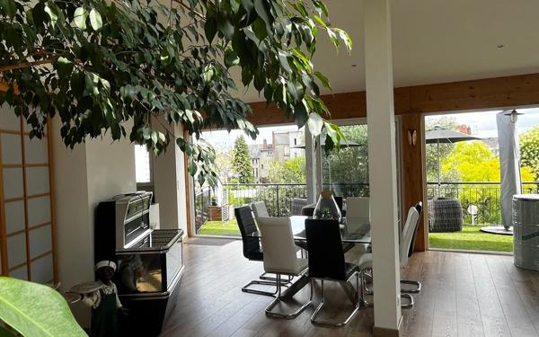 Appartement à vendre    6 pièces • 297,79 m2 Limoges