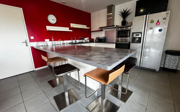 Appartement à vendre    6 pièces • 297,79 m2 Limoges