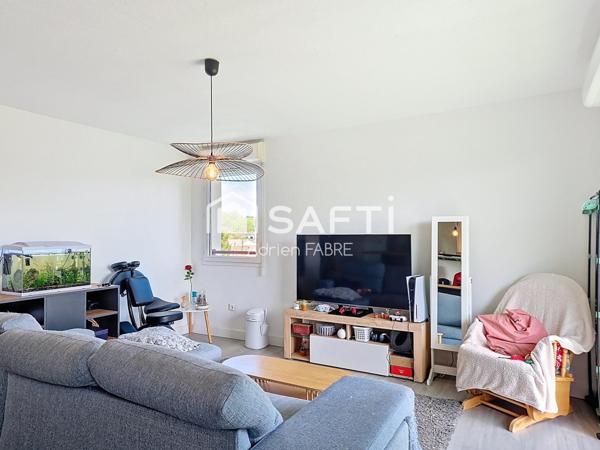 Appartement T3  de 55m² construit en 2005 avec terrasse sans travaux