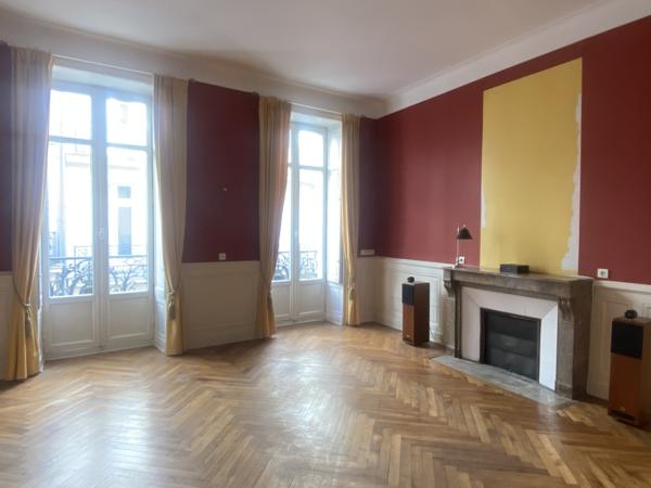 CENTRE VILLE - BEL APPARTEMENT T5