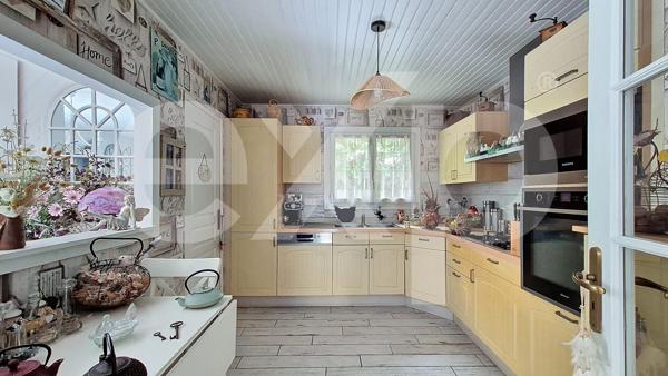 EYSINES – Maison 5 pièces 91 m² en VIAGER OCCUPÉ – Décote 56 % – Garage, Véranda, Terrain 465 m² – Proche Tram D