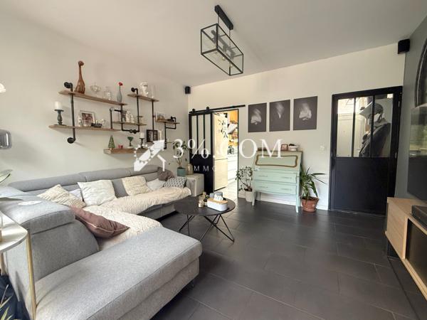Maison
                                                                                                                                                                                                                                                                                                                        4 pièce(s)                                                                                                                                                                                                          3 chambre(s)                                                                                                                                                                                                          98  m²