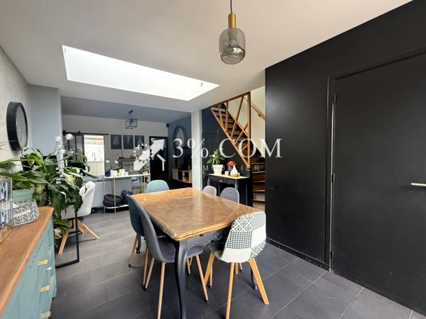 Maison
                                                                                                                                                                                                                                                                                                                        4 pièce(s)                                                                                                                                                                                                          3 chambre(s)                                                                                                                                                                                                          98  m²