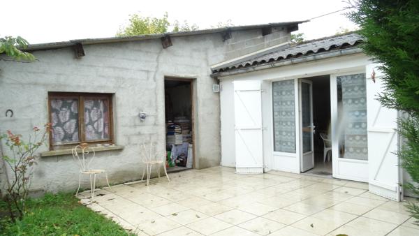 Virelade (33720) Maison avec jardin à rénover