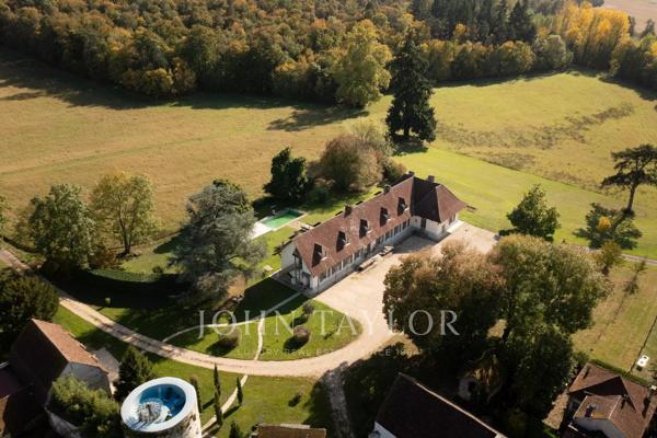 Domaine d’Exception de 57 Hectares à Proximité de Paris