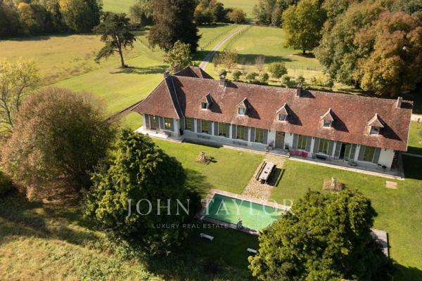 Domaine d’Exception de 57 Hectares à Proximité de Paris