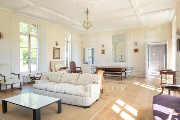 Domaine d’Exception de 57 Hectares à Proximité de Paris