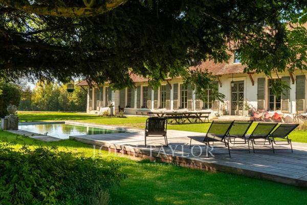 Domaine d’Exception de 57 Hectares à Proximité de Paris