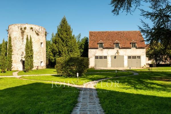 Domaine d’Exception de 57 Hectares à Proximité de Paris