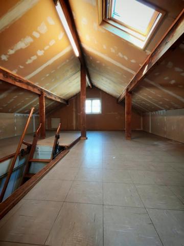 Maison individuelle de 1959 avec sous-sol total.