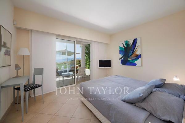Villa contemporaine vue mer