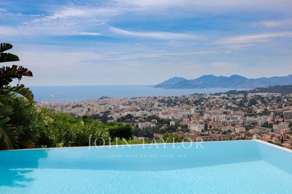 Villa contemporaine vue mer