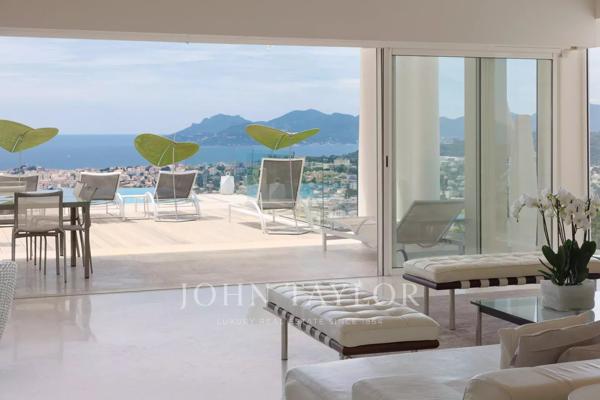 Villa contemporaine vue mer