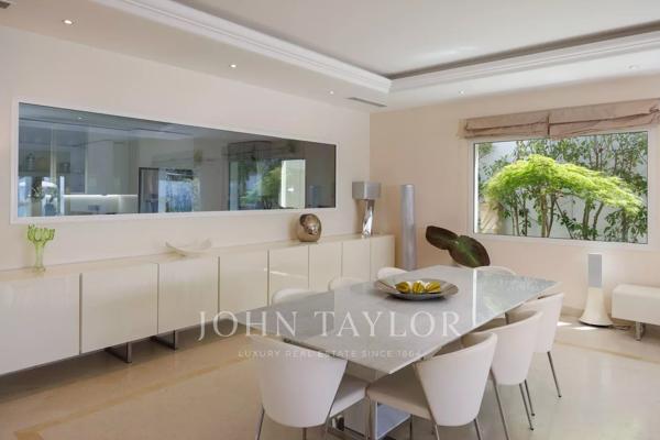 Villa contemporaine vue mer