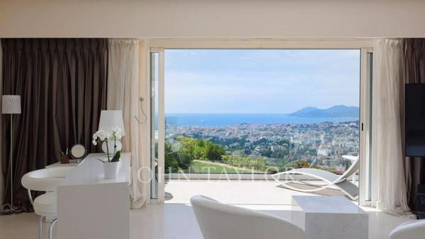 Villa contemporaine vue mer