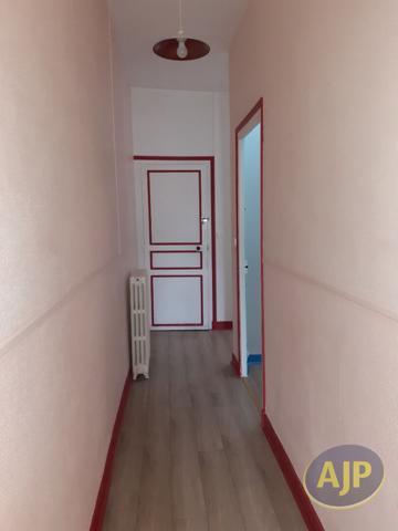 Appartement à louer Saintes : 4 pièces, 105m² avec 2 chambre(s) à 765€ - AJP Immobilier Saintes