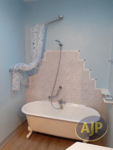 Appartement à louer Saintes : 4 pièces, 105m² avec 2 chambre(s) à 765€ - AJP Immobilier Saintes