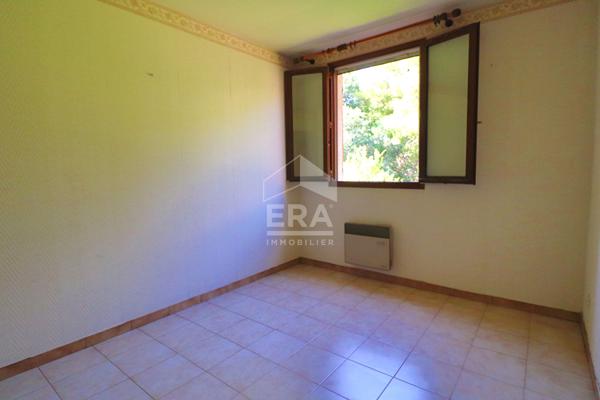 A vendre Maison individuelle Marseille 13010 4/5 pièces 100 m2  jardin sous-sol  garage parkings aménageable calme travaux rafraîchissement
