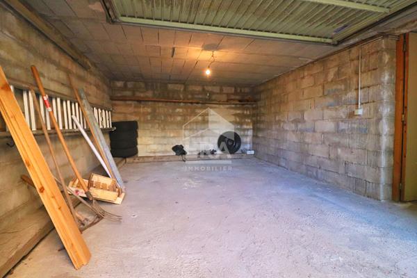 A vendre Maison individuelle Marseille 13010 4/5 pièces 100 m2  jardin sous-sol  garage parkings aménageable calme travaux rafraîchissement