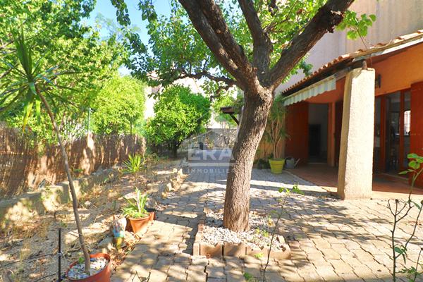 A vendre Maison individuelle Marseille 13010 4/5 pièces 100 m2  jardin sous-sol  garage parkings aménageable calme travaux rafraîchissement