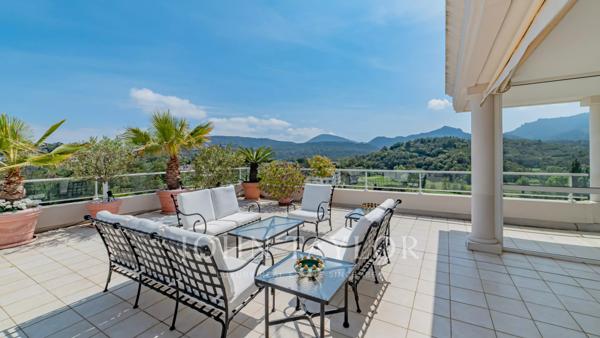 Magnifique penthouse avec vue golf et Estérel
