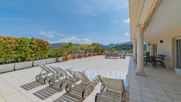Magnifique penthouse avec vue golf et Estérel