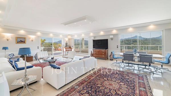Magnifique penthouse avec vue golf et Estérel