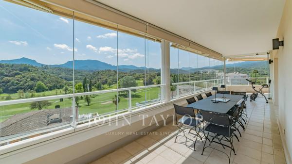 Magnifique penthouse avec vue golf et Estérel