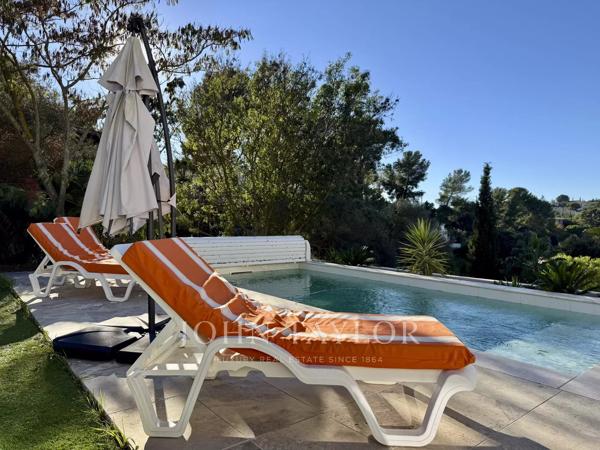 Villa familiale rénovée avec piscine à Sanary-sur-Mer, proche plages et port de Bandol