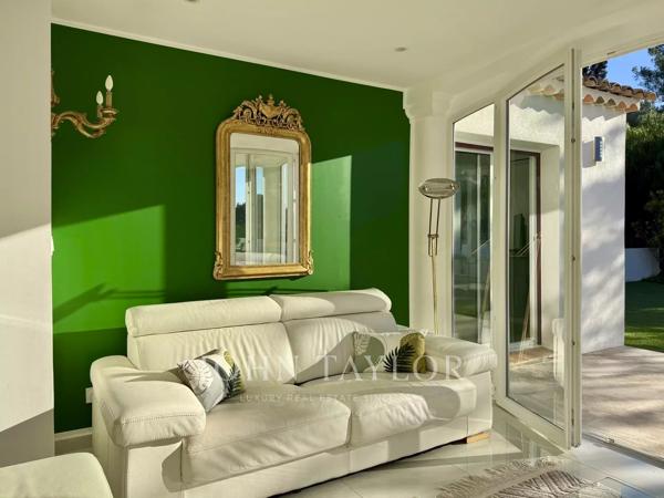 Villa familiale rénovée avec piscine à Sanary-sur-Mer, proche plages et port de Bandol