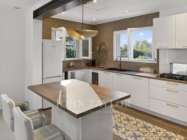 Villa familiale rénovée avec piscine à Sanary-sur-Mer, proche plages et port de Bandol