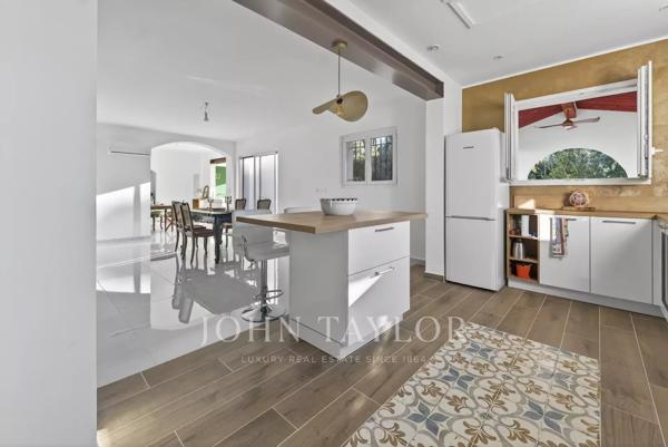 Villa familiale rénovée avec piscine à Sanary-sur-Mer, proche plages et port de Bandol